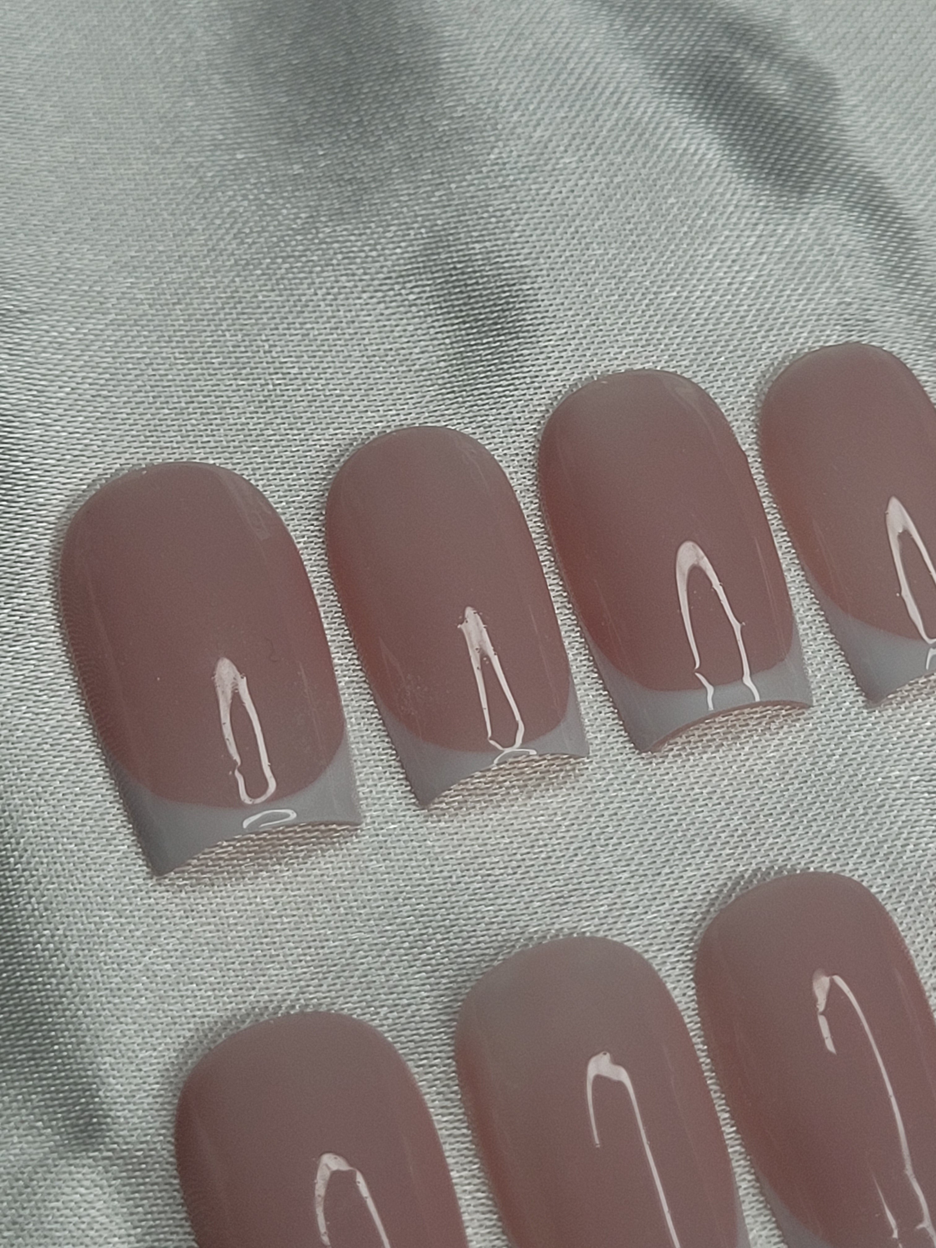 Classic French Tips Press ons